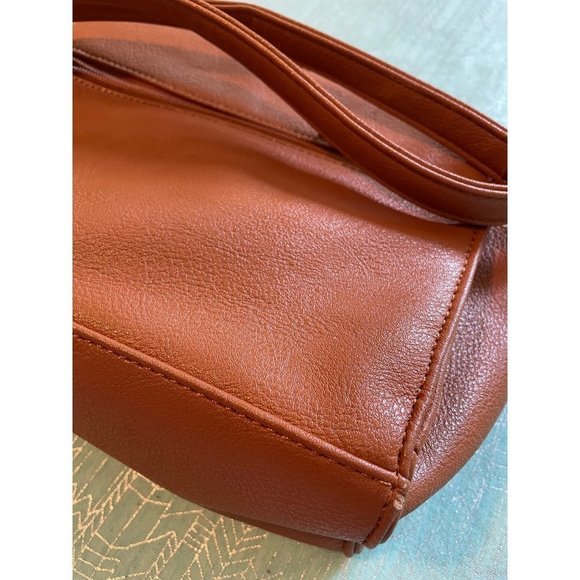 Tan cross-body purse with stylish tassels and many organizing compartments NEW - Picture 12 of 15